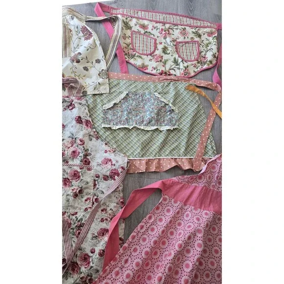 Lot of 5 Womans Aprons Half & Bib ~ Floral Scalloped Ruffle Feminine Designs - Picture 4 of 12